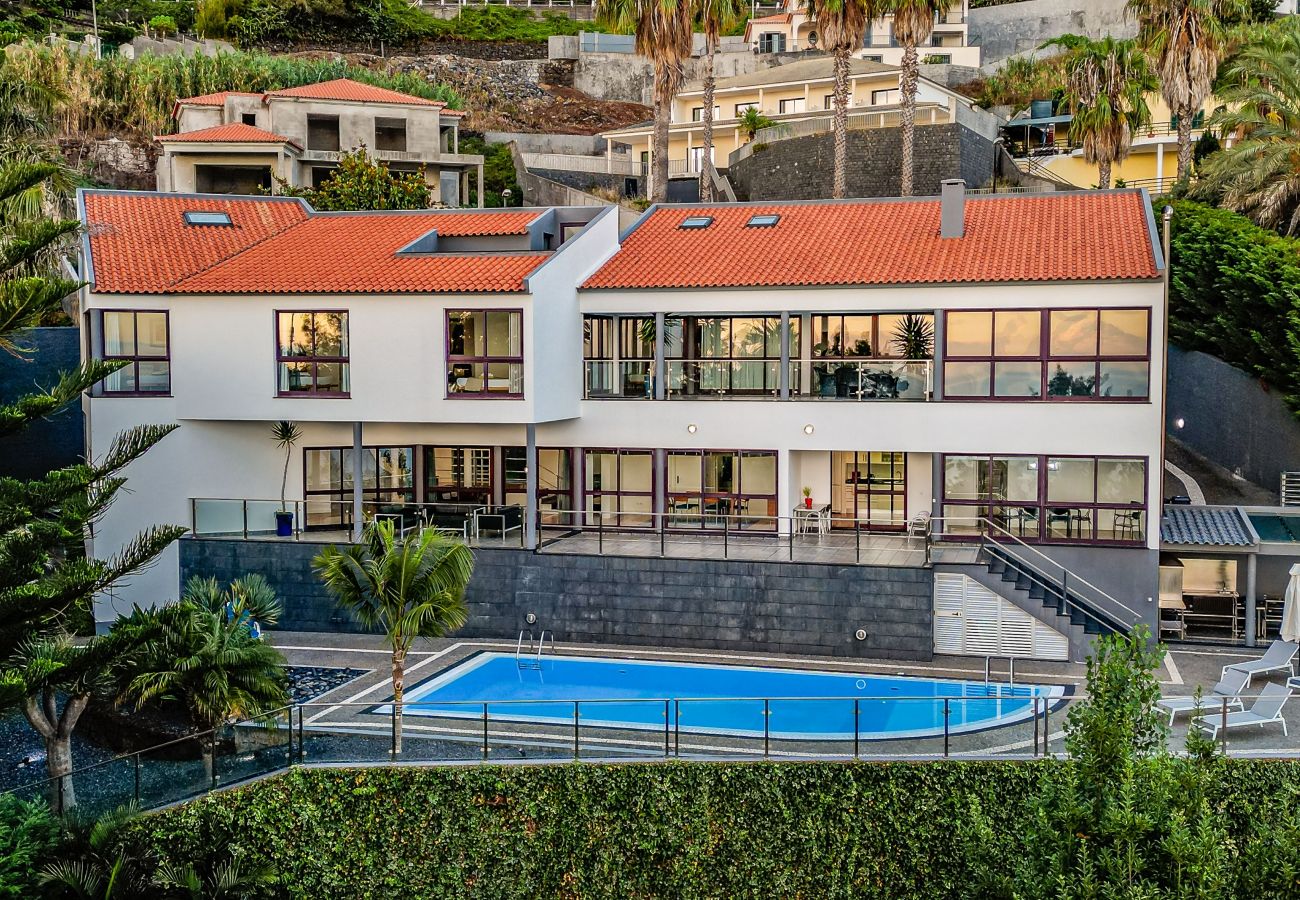 Villa em Funchal - Casa Crerital - By Wehost