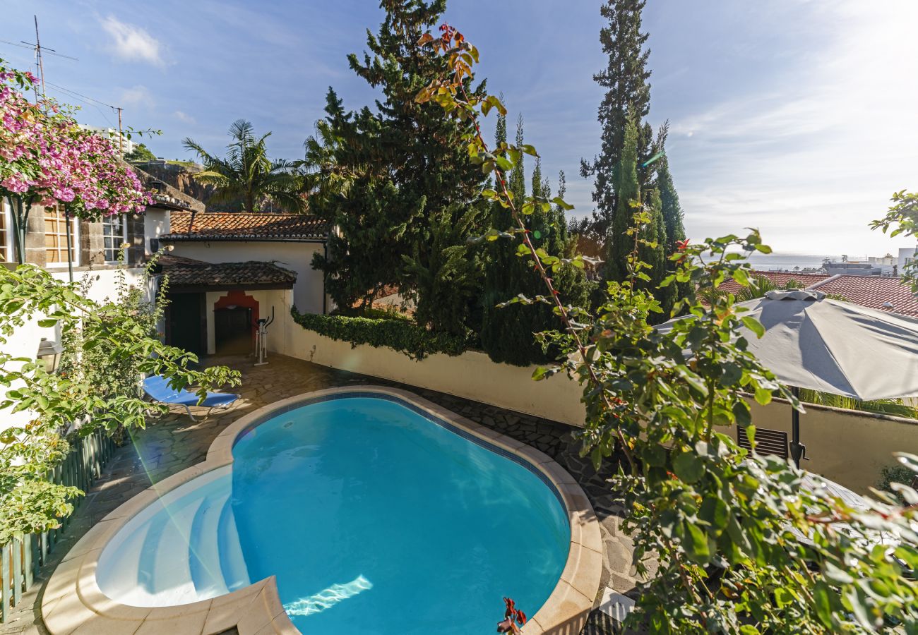 Casa em Funchal - Quinta Florença - By Wehost