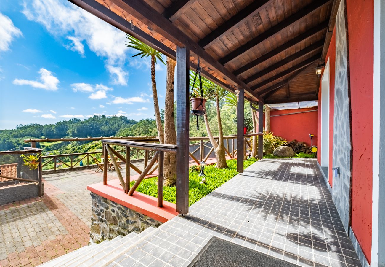 Casa em Santana - São Jorge Cottage - By Wehost