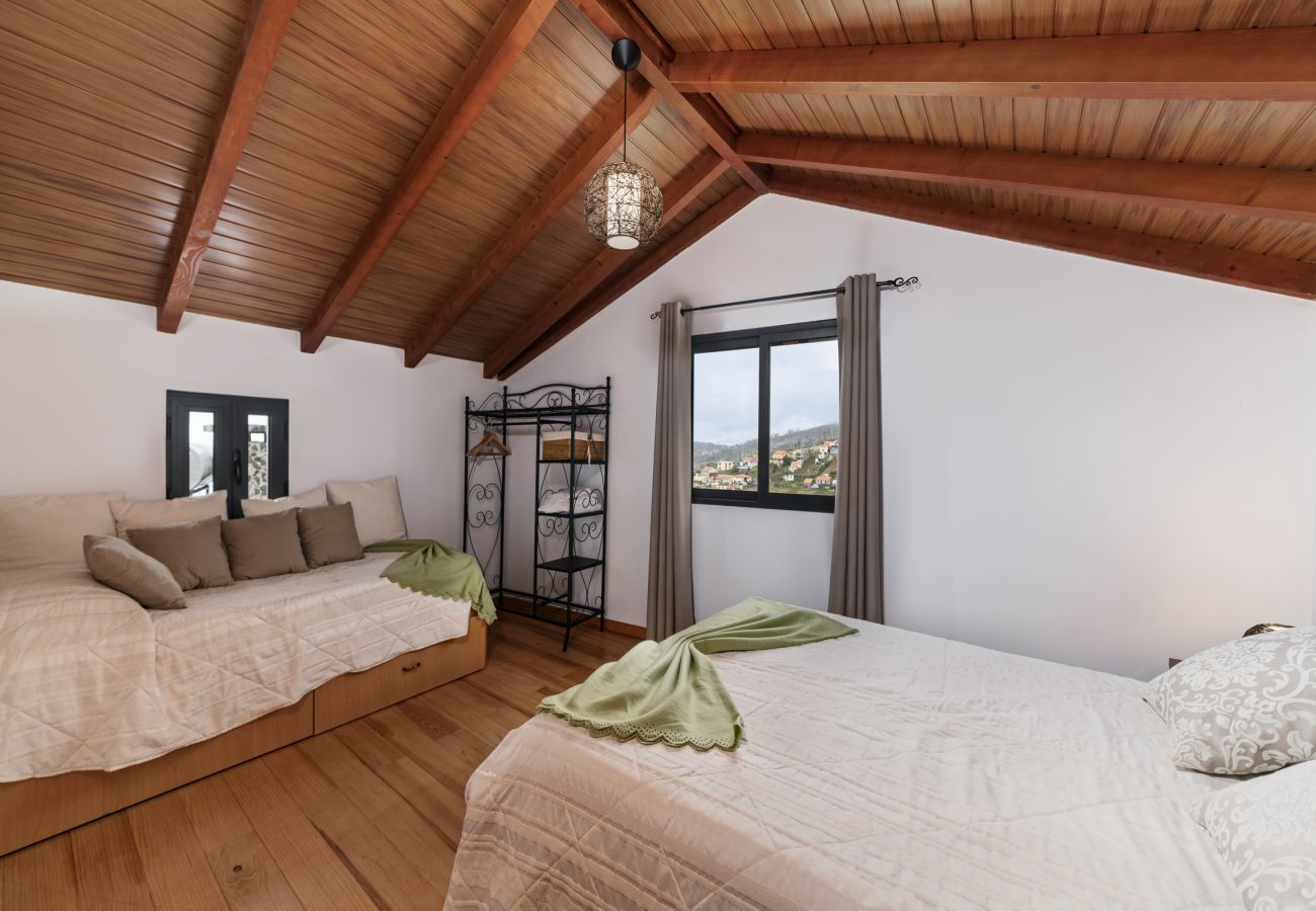 Casa em Calheta - Refúgio da Serra - By Wehost