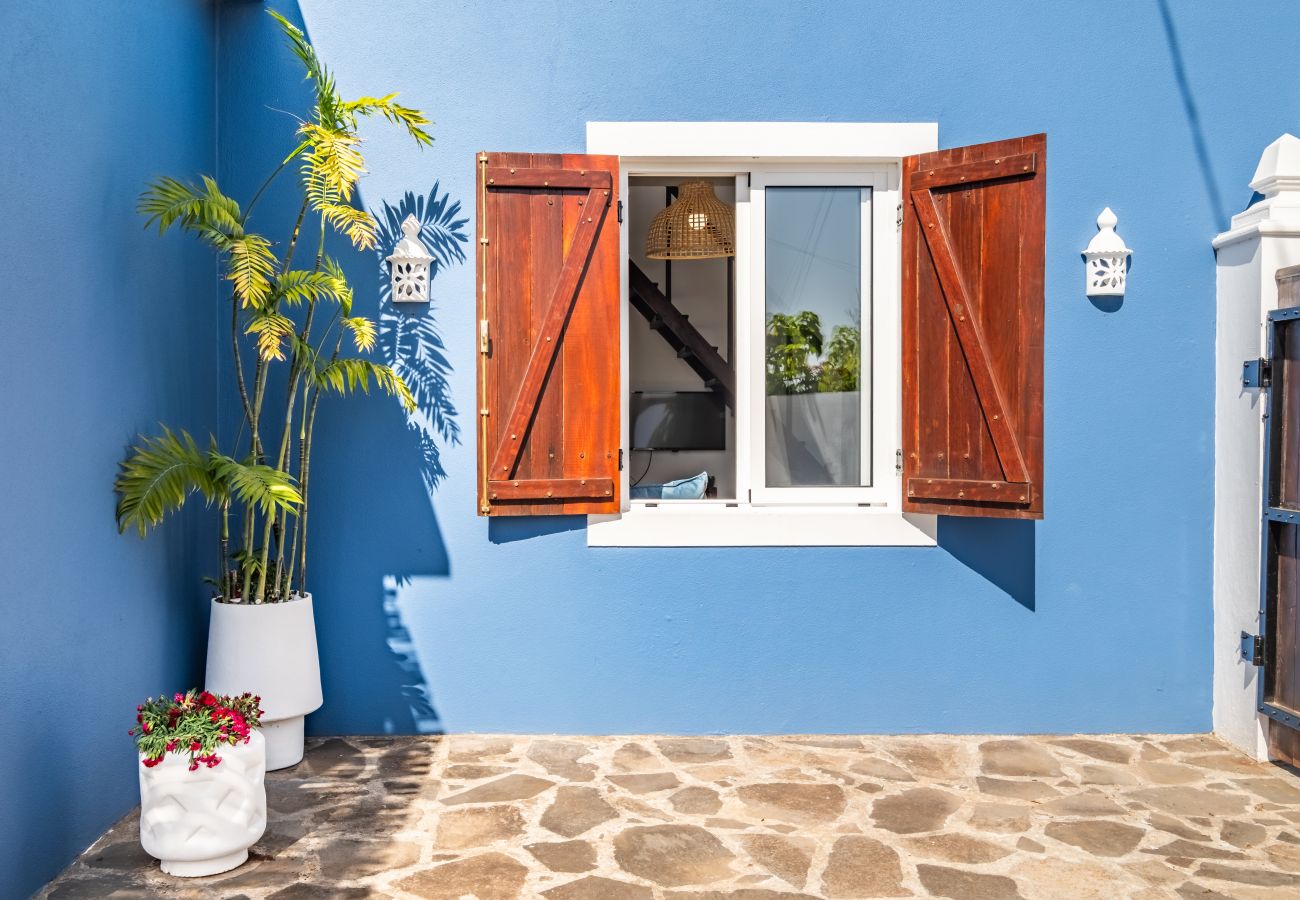 Casa rural em Ponta do Sol - Blue House - By Wehost