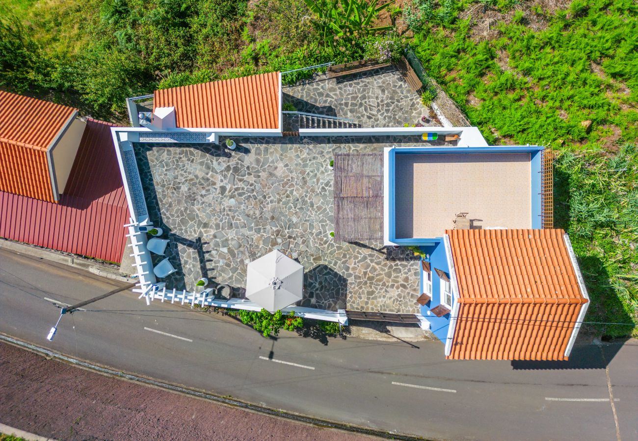 Casa rural em Ponta do Sol - Blue House - By Wehost