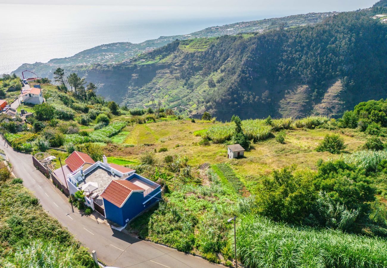 Casa rural em Ponta do Sol - Blue House - By Wehost