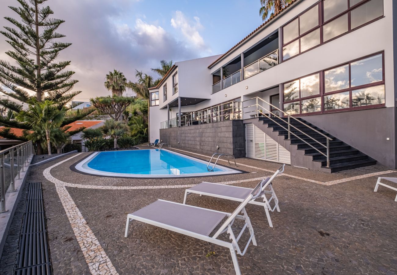 Villa in Funchal - Casa Crerital - By Wehost